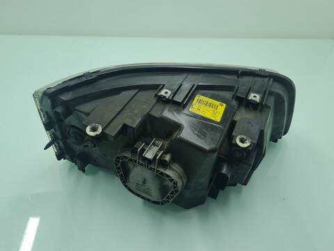 Foto 4ª: Faro Izquierdo Volkswagen Transporter T5 COMBI FURGONETA TECHO MEDIO ELEVADO [AXD] (2005)