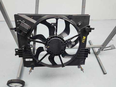Foto 1ª: Electroventilador Dacia Sandero 1.0 TCE 90 91CV 67KW [H4D 470] (2021)