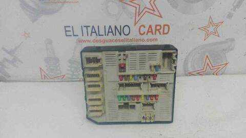 Foto 2ª: Caja Reles Fusibles Renault Laguna LIMITED GRANDTOUR 131CV 96KW (2008)