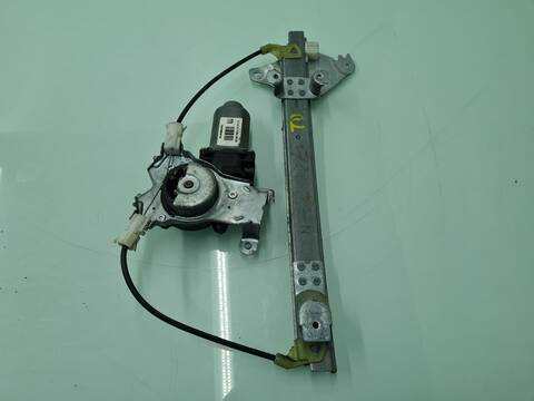 Foto 1ª: Elevalunas Manual Trasero Derecho Nissan Qashqai ACENTA 150CV 110KW [M9R] (2010)