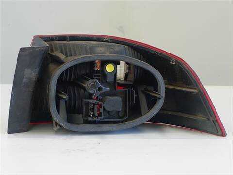 Foto 2ª: Piloto Trasero Izquierdo Renault Laguna 2.2 DCI BG0F) 150CV 110KW [D/ G9T D7] (2004)
