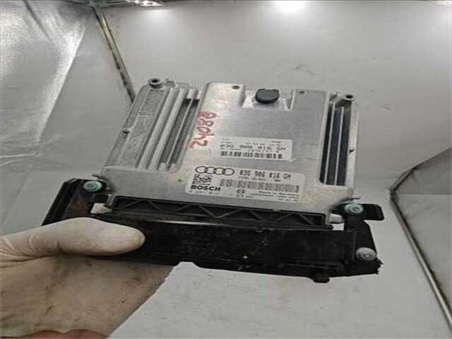 Centralita Motor ECU Volkswagen Polo 1.3 AZUR BERLINA [1.3 LTR. - 40 KW]