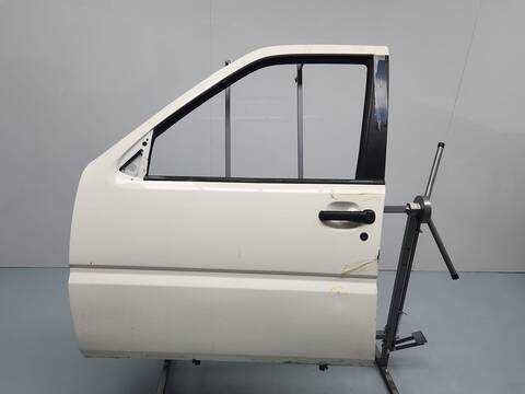 Puerta Delantera Izquierda Nissan Terrano SR 3-PTAS.) 125CV 92KW