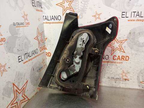 Foto 3ª: Piloto Trasero Izquierdo Toyota Avensis 1.8 SOL 129CV 95KW [1ZZFE] (2007)