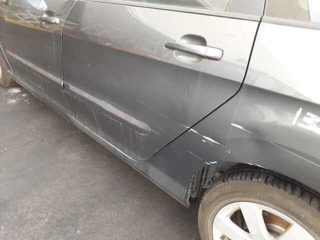 Foto 2ª: Puerta Trasera Izquierda Peugeot 308 1.6 HDI 110CV/80KW [9HZ] (2010)