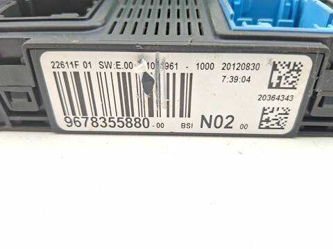Foto 3ª: Caja Reles Fusibles Peugeot 208 ACCESS 68CV 50KW [8H01] (2012)
