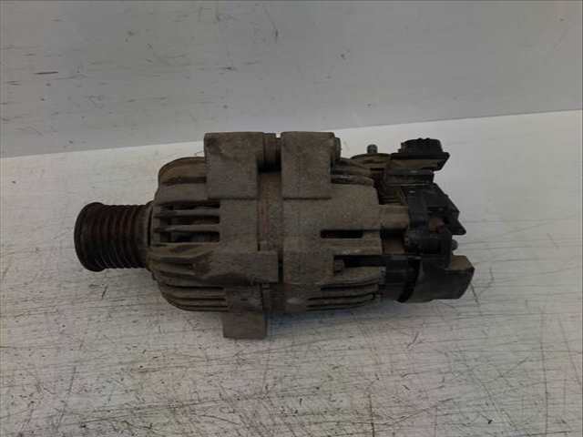 Foto 1ª: Alternador Toyota Hilux 171 CV 126KW [1KD-FTV] (2015)