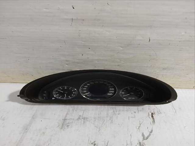 Foto 2ª: Cuadro de Instrumentos Mercedes Clase C 160 CLK 240 209.361) 170CV [M 112.912] (2002)