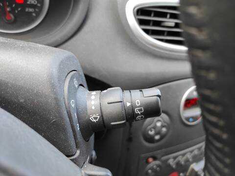 Mando Multifuncion Renault Clio K9K766