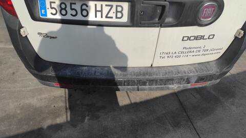 Foto 1ª: Paragolpes Trasero Fiat Doblo 1.6 D 105CV 77KW II 263) CARGO 263A2000 (2014)