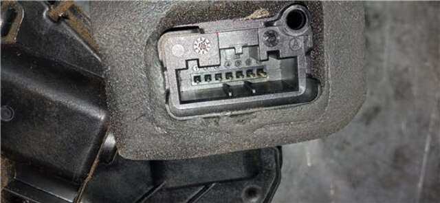 Foto 2ª: Cerradura Puerta Delantera Derecha Volkswagen Polo 1.2 ADVANCE [1.2 LTR. - 66 KW TSI] [CJZ]