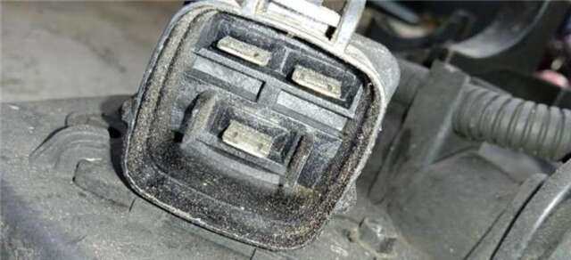 Foto 2ª: Electroventilador Kia Carens 1.7 BASIC [1.7 LTR. - 85 KW CRDI CAT] [D4FD]