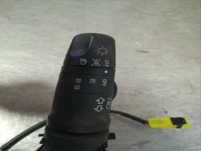 Foto 3ª: Mando Luces Nissan X-Trail ELEGANCE 165CV 121KW T30) [QR25DE] (2004)