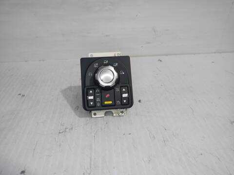 Mando Multifuncion Land Rover Discovery TDV6 HSE 245CV 180KW