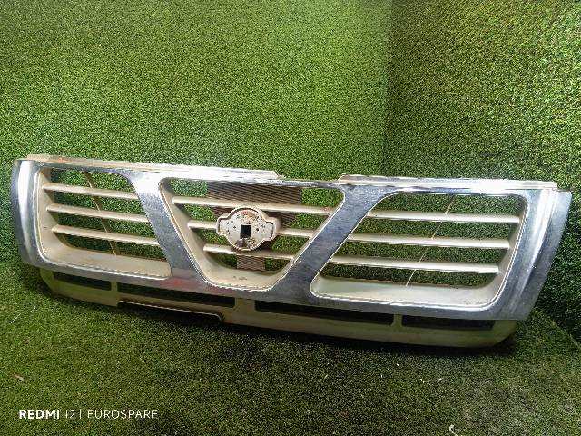 Rejilla Delantera Nissan Patrol 2.8 TD