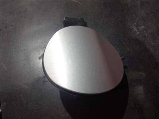 Foto 2ª: Tapa Exterior Combustible Peugeot 308 1.6 STYLE [1.6 LTR. - 88 KW BLUE-HDI FAP]