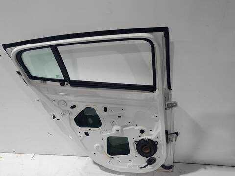Foto 3ª: Puerta Trasera Izquierda Renault Megane D III BERLINA 5P DYNAMIQUE (2012)