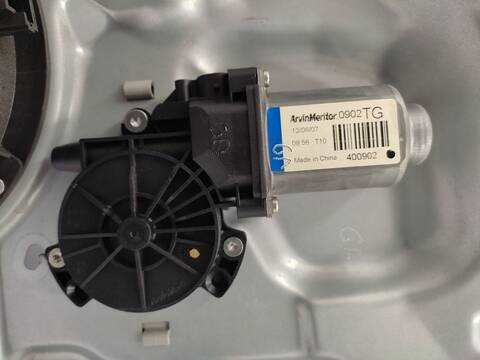 Foto 2ª: Elevalunas Manual Trasero Derecho Hyundai Grandeur 2.2 DIESEL 155CV 114KW [4EB] (2009)