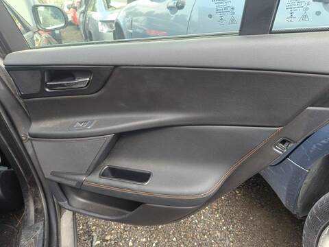 Tapizados Cartoneras Jaguar XE PRESTIGE 179CV 132KW