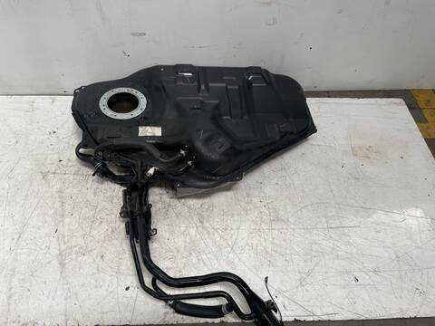 Foto 1ª: Deposito de Combustible Mazda 3 CENTER-LINE 150CV 110KW [SHY6, SHY4] (2014)