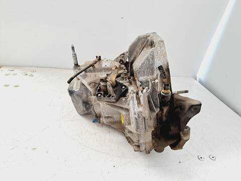 Foto 3ª: Caja Cambios Renault Clio AUTHENTIQUE 68CV 50KW [K9K V7] (2006)