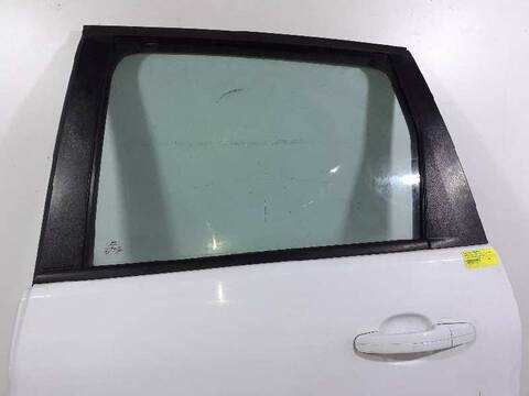 Foto 3ª: Puerta Trasera Izquierda Ford C Max GHIA 136CV 100KW CB3) [G6DB] (2009)