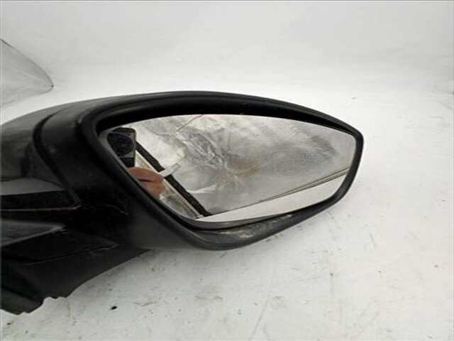 Foto 3ª: Retrovisor Derecho Peugeot 2008 1.2 SIGNATURE [1.2 LTR. - 60 KW 12V E-VTI - PURETECH]