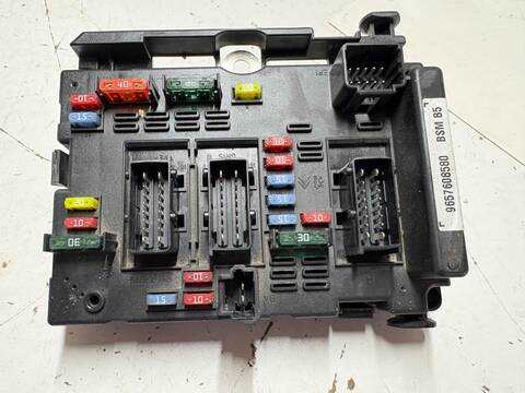 Caja Reles Fusibles Peugeot 307 RHY