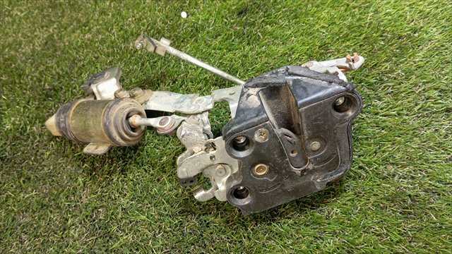 Cerradura Puerta Delantera Derecha Toyota 4 Runner 3.0 T DIESEL