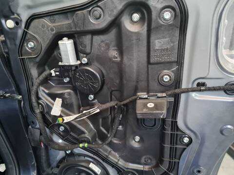 Foto 2ª: Elevalunas Manual Trasero Derecho Mazda CX5 LUXURY 2WD [SH] (2016)