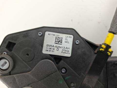 Foto 4ª: Cerradura Puerta Trasera Izquierda Ford Kuga TREND 120CV 88KW [BNMC] (2018)