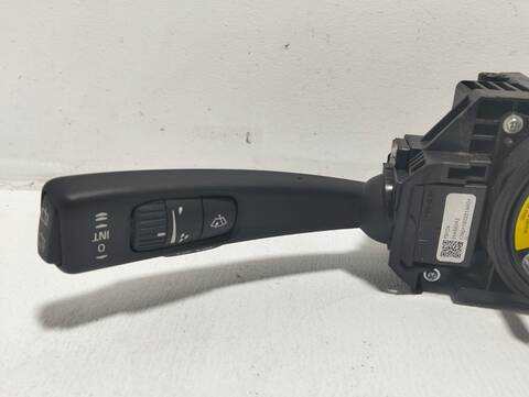 Foto 3ª: Mando Multifuncion Volvo V60 SUMMUM 2 DIESEL CAT 1969 CM3) 150CV [D4204T4] (2015)