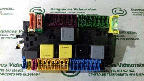 Caja Reles Fusibles Mercedes Clase V 200 136CV 100KW