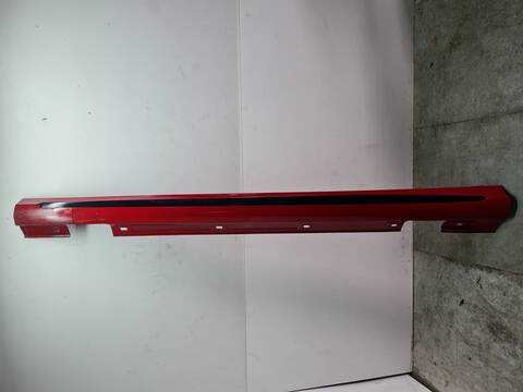 Faldón Lateral Mercedes Clase A 140 A 45 AMG 4-MATIC 176.052) 381CV 280KW