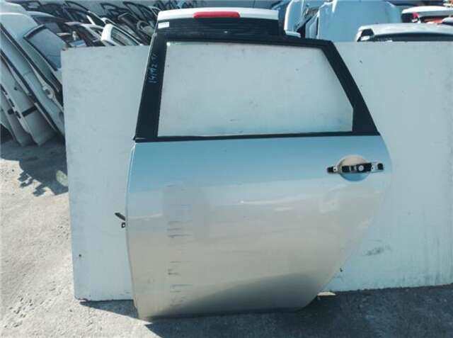 Puerta Trasera Izquierda Mitsubishi Grandis 2.0 DI-D INFORM [2.0 LTR. - 100 KW DI-D CAT]