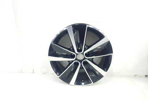 Foto 3ª: LLanta Aleacion Mercedes Clase T 180 160 STANDARD 420.853)