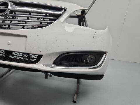 Foto 3ª: Paragolpes Delantero Opel Insignia 2.0 CDTI 68) 140CV 103KW [A20DTE] (2015)