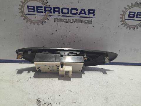 Foto 2ª: Botonera Elevalunas Toyota Corolla 1.4 TD CAT 90CV 66KW [1NDTV] (2004)