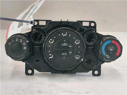 Foto 1ª: Mando Climatizador Ford Fiesta 1.25 82CV 60KW [SNJB] (2011)