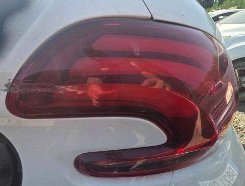Foto 2ª: Piloto Trasero Izquierdo Peugeot 208 STYLE 82CV 60KW (2019)