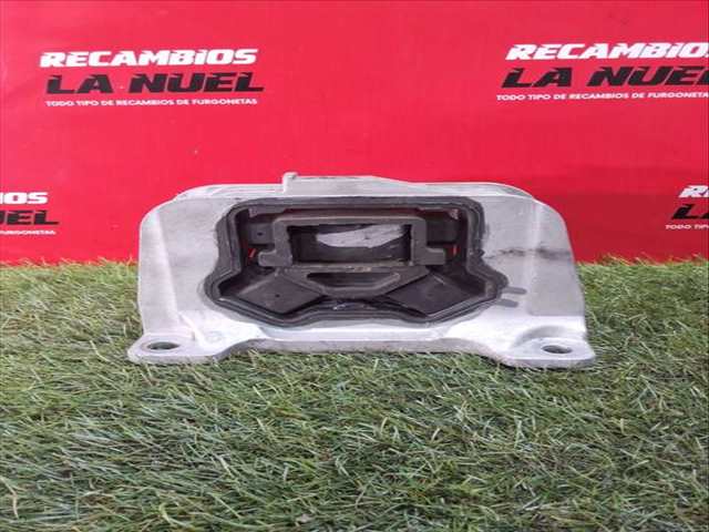 Foto 1ª: Soporte Motor Renault Master 2.3 DCI 125 FWD FV0C FV0D FV0G FV0H FV0J FV0K) 125CV 92KW FURGONETA [M9T 670,M9T 672,M9T 676,M9T 678,M9T 680,M9T 870,M9] (2013)