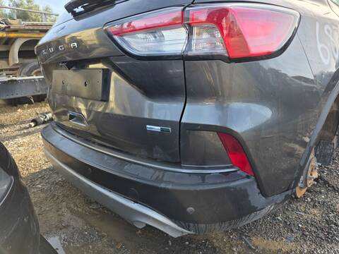Paragolpes Trasero Ford Kuga TREND HYBRID 150CV 110KW