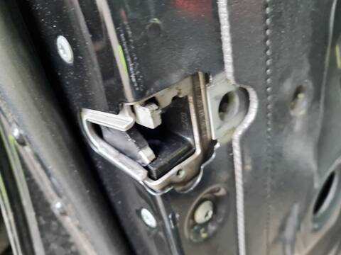 Cerradura Puerta Delantera Izquierda Mercedes Clase C 160 280 219.354) 231CV 170KW