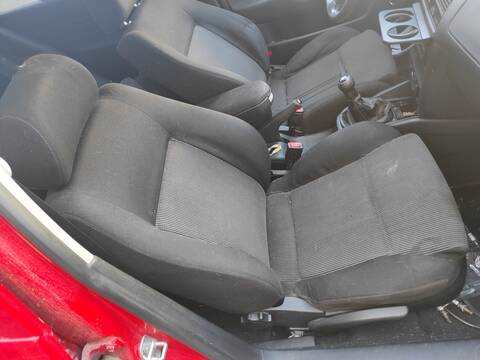 Foto 1ª: Asiento Delantero Derecho Volkswagen Golf AKL BERLINA (1998)