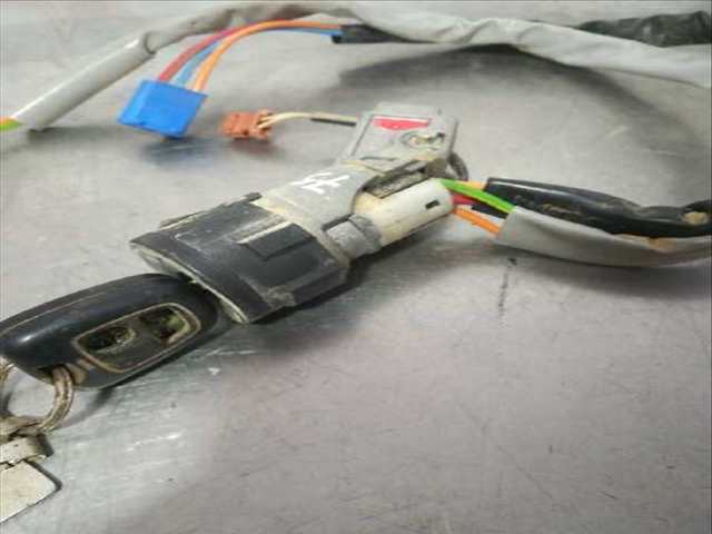 Foto 2ª: Cerradura Puerta Delantera Izquierda Citroen Berlingo 2.0 HDI MULTISPACE 90CV 66KW [RHY] (2002)