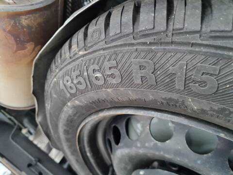 Neumatico Renault Clio ZEN 89CV 66KW