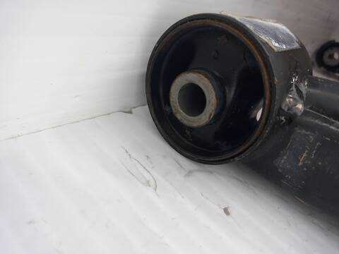 Foto 3ª: Brazo Suspension Trasero Izquierdo Land Rover Discovery TDV6 HSE 245CV 180KW [306DT] (2010)