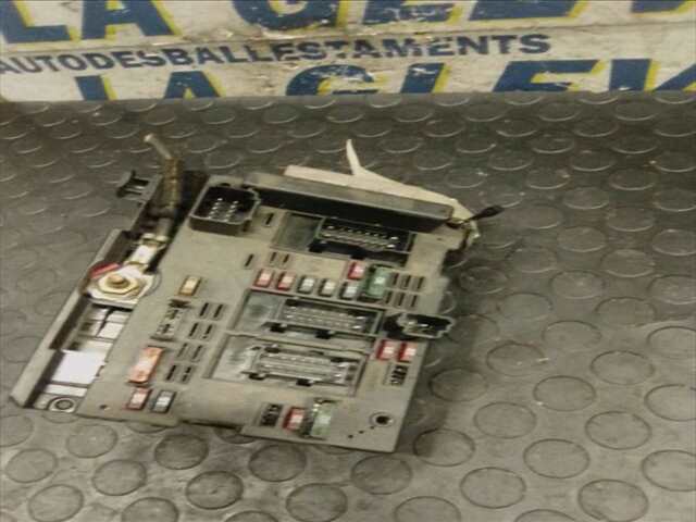 Foto 1ª: Caja Reles Fusibles Peugeot 206 1.4 8V [KFW] (2003)