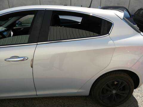 Puerta Trasera Izquierda Alfa Romeo Giulietta 940A3000