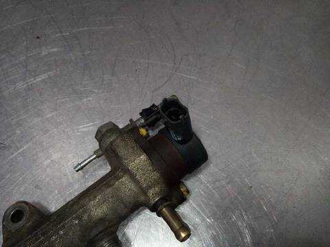 Foto 3ª: Rampa Inyectora Opel Combo FAMILIAR 69CV 51KW [Z13DT] (2006)